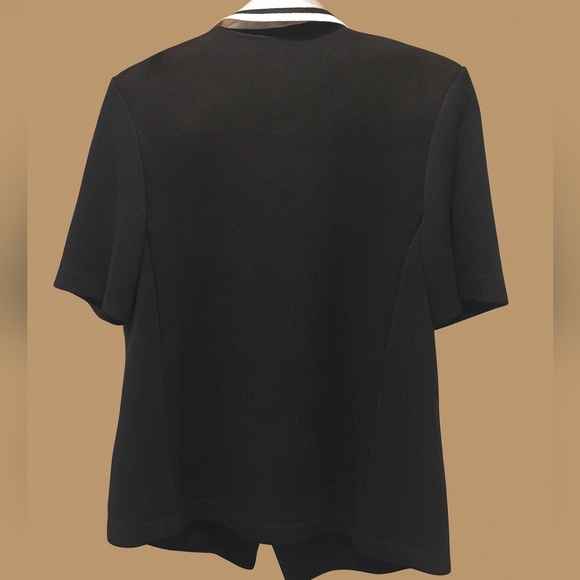 St John size 12 Black Solid blazer 100 percent silk short Sleeve Career Blazer - Picture 2 of 7